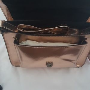 Mossimo Supply Co. Bags - Mossimo passenger satchel bronze/rose small purse Mossimo Supply Co. Bags - Mossimo passenger satchel bronze/rose small purse